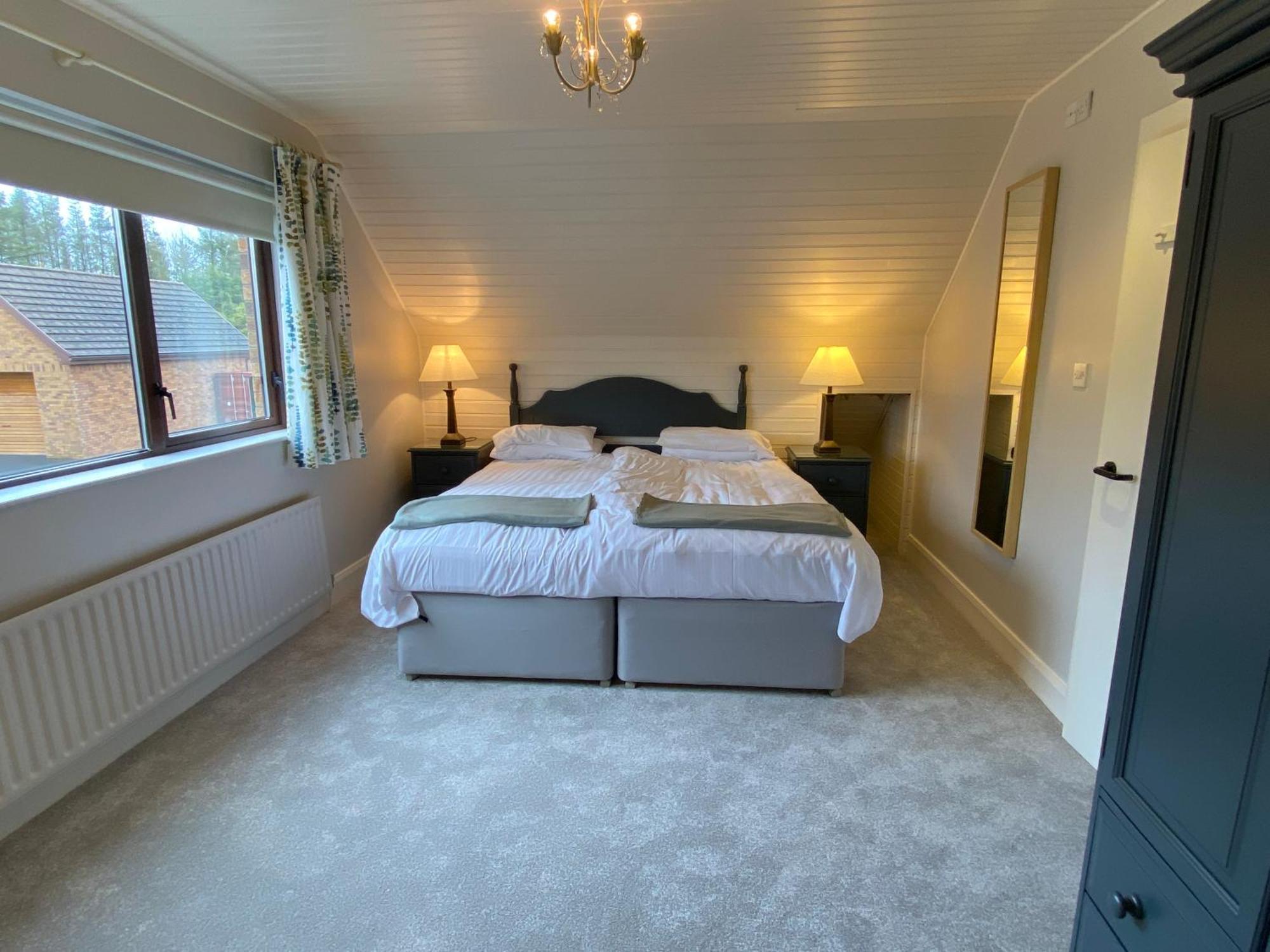 Tullybay Holiday Lodges Enniskillen Exterior foto